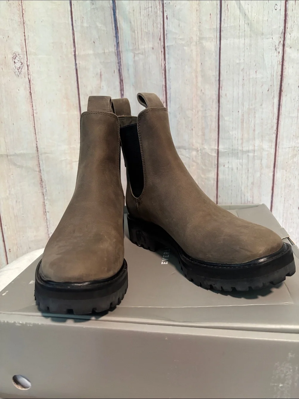 Everlane The Lug Chelsea Boot